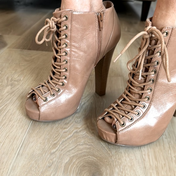 Express Bootie - Picture 3 of 4